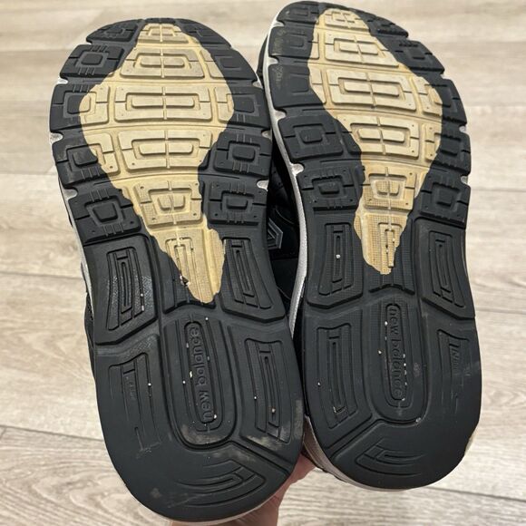 New Balance 1540v3 Mens 9.5 Width 4E Running Shoes Grey Black Sneakers USA - Picture 8 of 8